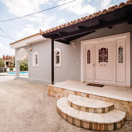 فيلة Rahes With Private Swimming Pool Áyios Kírikos